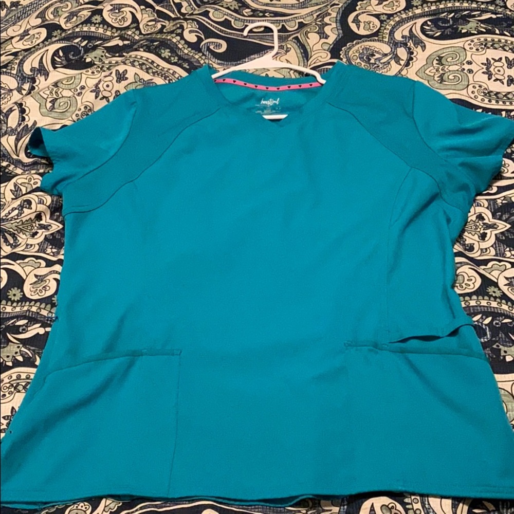 HeartSoul “break free” scrub top XL
